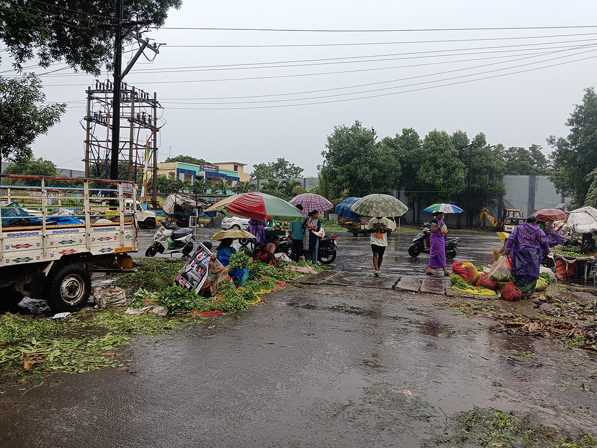 Cyclone Montha : Heavy Rainfall in Visakhapatnam Photos28