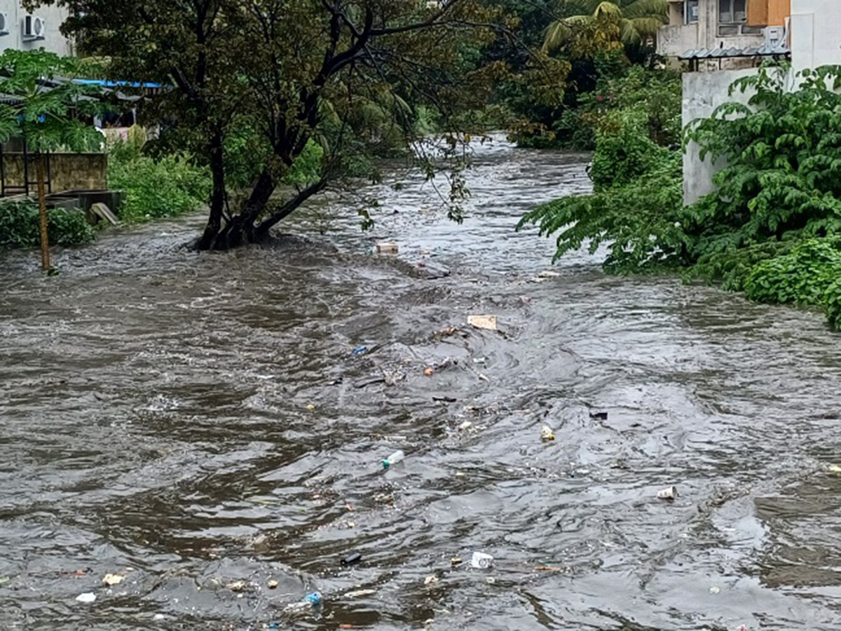 Cyclone Montha : Heavy Rainfall in Visakhapatnam Photos29