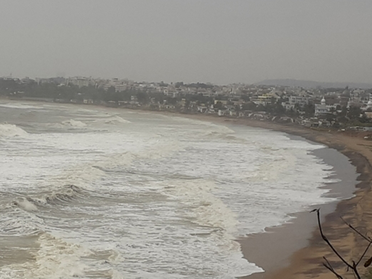 Cyclone Montha : Heavy Rainfall in Visakhapatnam Photos30