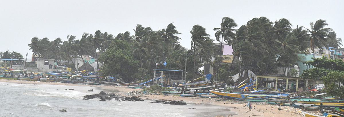 Cyclone Montha : Heavy Rainfall in Visakhapatnam Photos6
