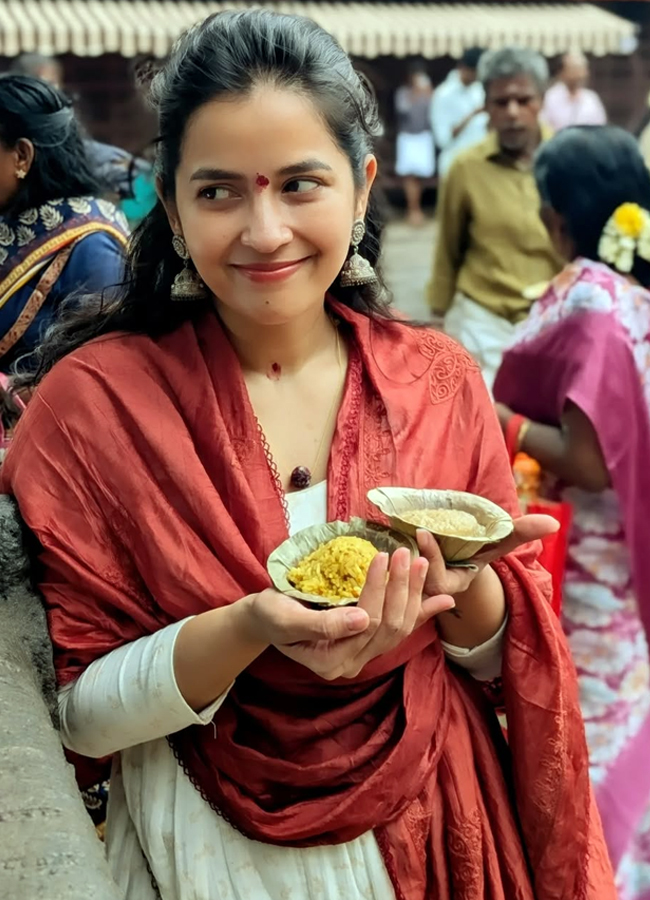 Telugu heroine komalee prasad Arunachalam trip (photos)16