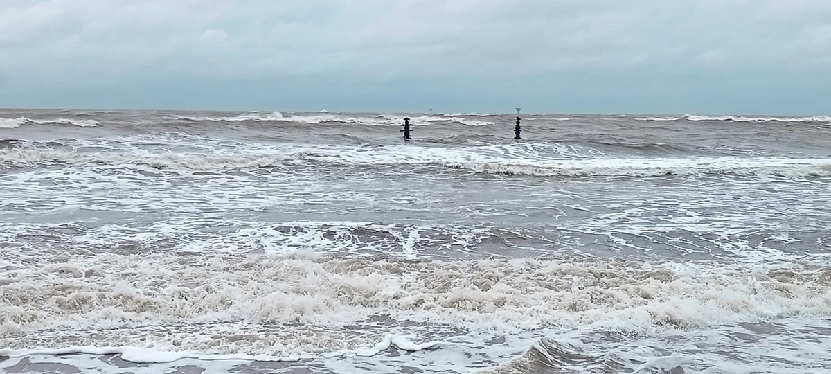 Montha Cyclone : Dangerous Situation at Uppada Beach Road Kakinada15