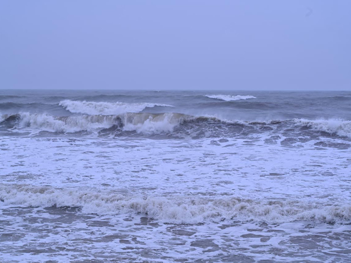 Montha Cyclone : Dangerous Situation at Uppada Beach Road Kakinada22