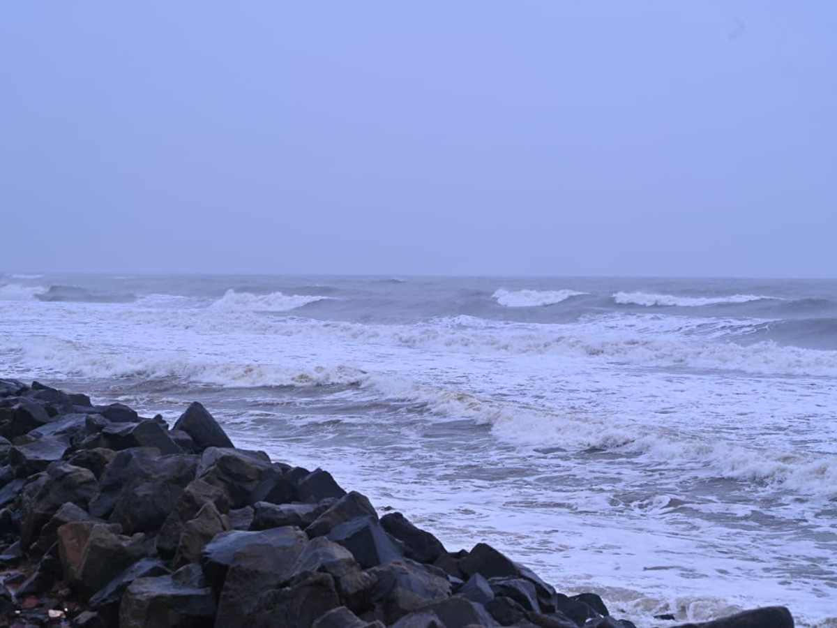 Montha Cyclone : Dangerous Situation at Uppada Beach Road Kakinada23