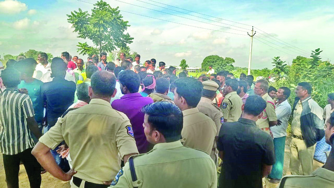 దళిత సంఘాల ఆందోళన 1