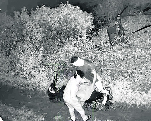 ● రాగివైరును ఎత్తుకెళ్తున్న దొంగలు ● ఆందోళనకు గురవుతున్1