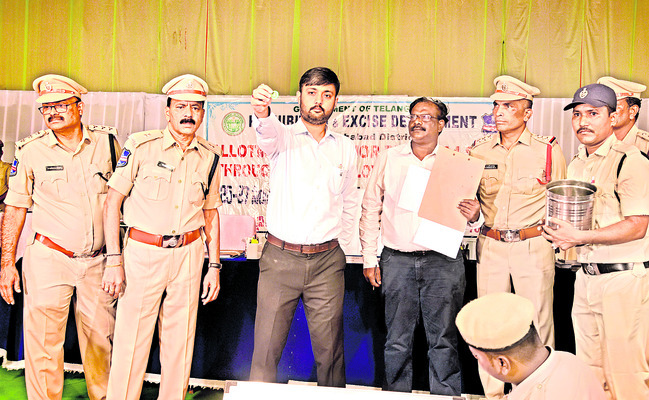 కొత్తవారికే లక్కు..1