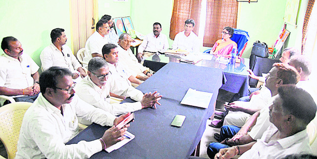 లాభాల ఆశ చూపి మోసగించారని ఫిర్యాదు1