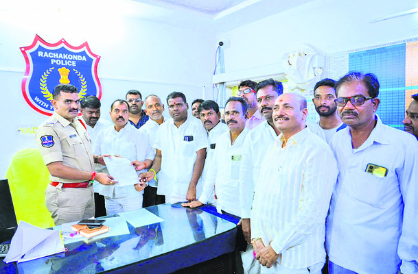 క్రమశిక్షణతో చదవాలి1