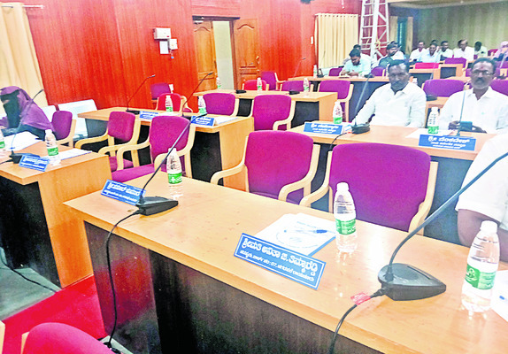 ఈ–ఖాతాల సత్వర పూర్తికి ఆదేశం1