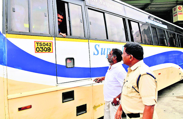 ● బస్సుల్లో  భద్రతపై ఆరా2