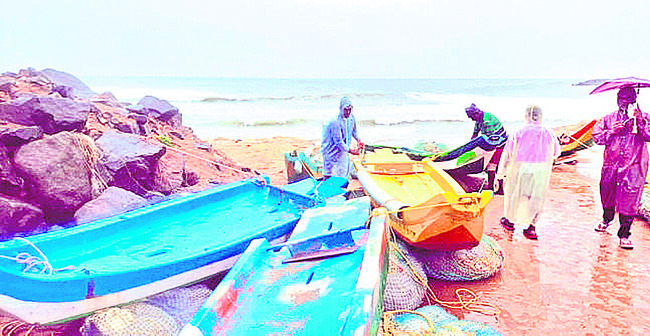 తప్పిన మోంథా ముప్పు 6