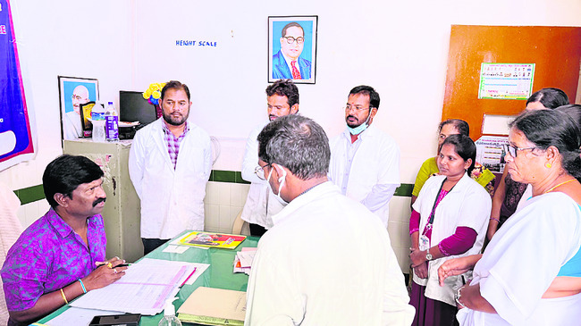 వైద్యులు సమయపాలన పాటించాలి2