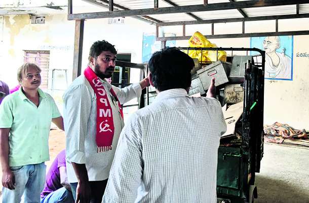 వీరభద్రుని సేవలో కర్ణాటక ఆర్టీఐ కమిషనర్ 2