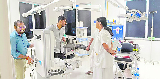 హరీశ్కు నేతల పరామర్శ 1