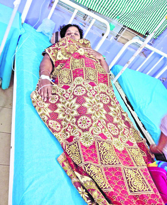 దంపతుల ఆత్మహత్యాయత్నం 
1