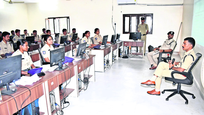 రికార్డుల నిర్వహణ సమగ్రంగా ఉండాలి1