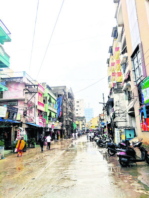 అనుమతులు కొంత.. అక్రమం కొండంత1