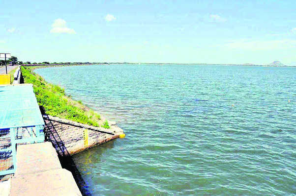 నిండుకుండలా పాలేరు!1