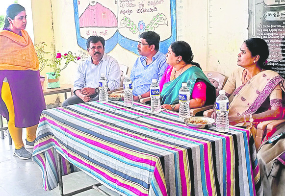 కేజీబీవీని సందర్శించిన  రాష్ట్ర బృందం 
1