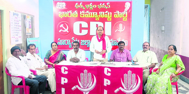 చెరువులను కాపాడాలని మంత్రికి వినతి1