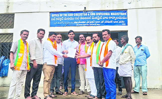 ‘ఫీజు’ బకాయిలు  విడుదల చేయాలి 
2