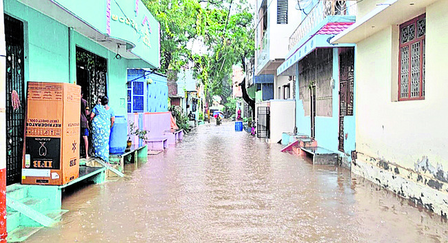 ఉరవకొండలో భారీ వర్షం 1