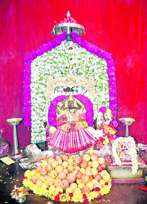 పుష్పాలంకరణలో పైడితల్లి2