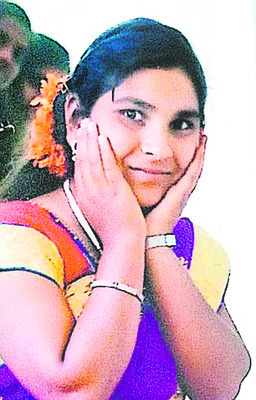 వేర్వేరు చోట్ల ఇద్దరు అదృశ్యం 1