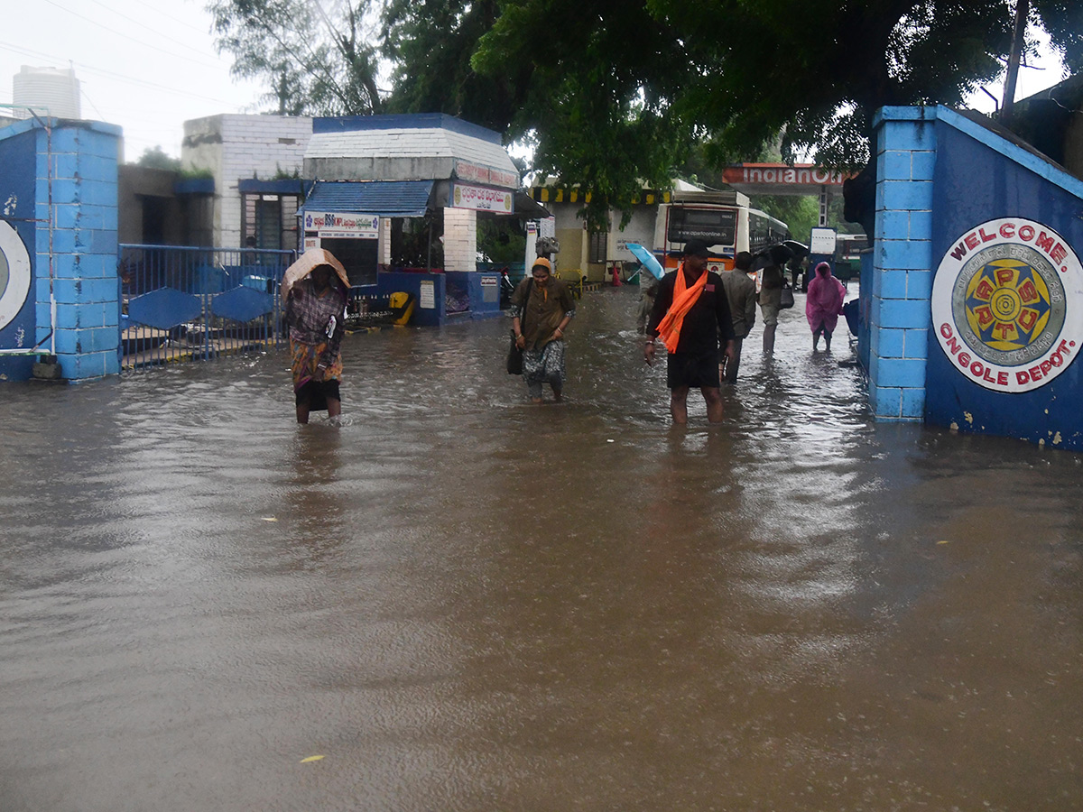 Cyclone Montha : Heavy Rainfall in Ongole25