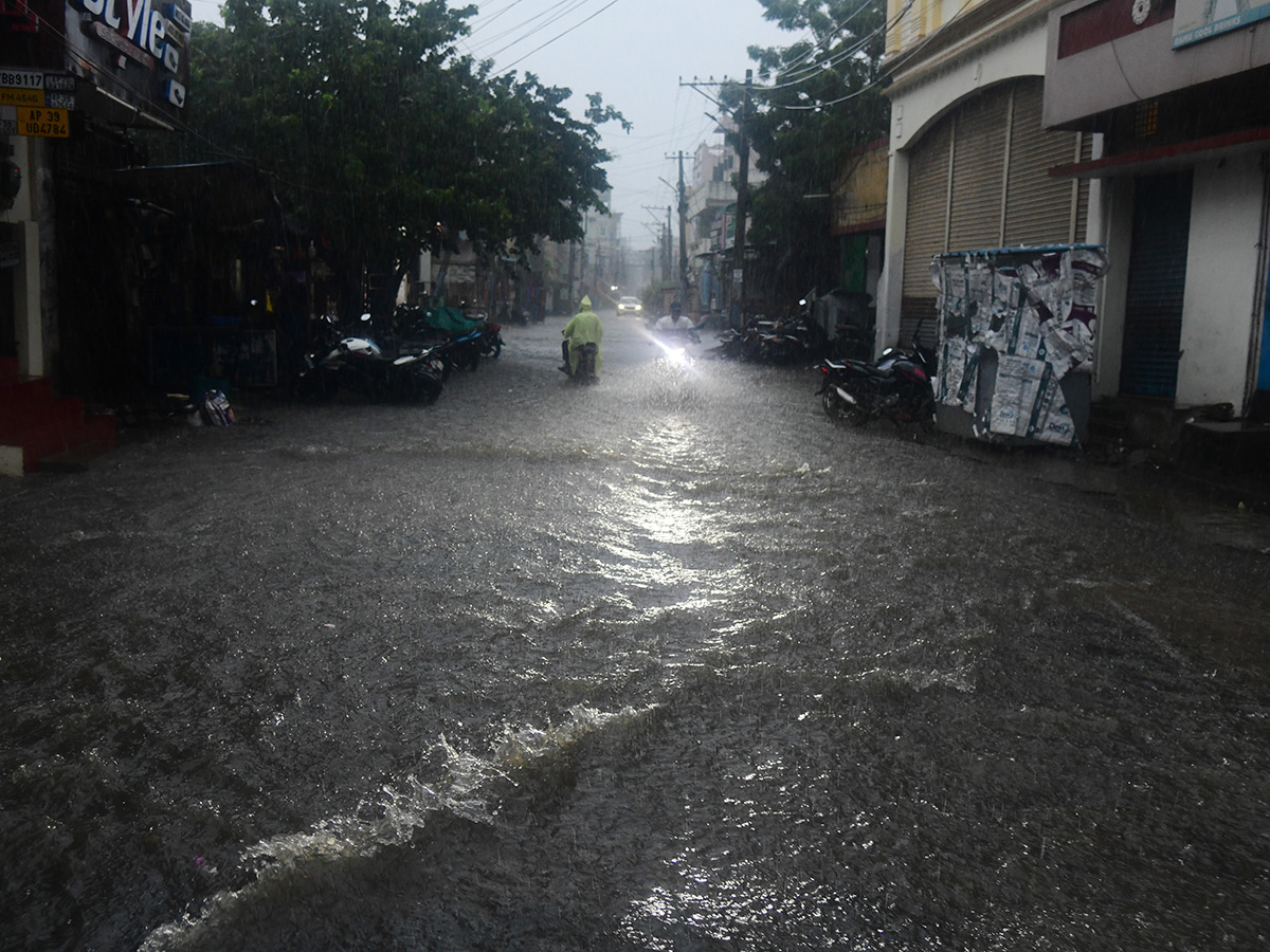 Cyclone Montha : Heavy Rainfall in Ongole26
