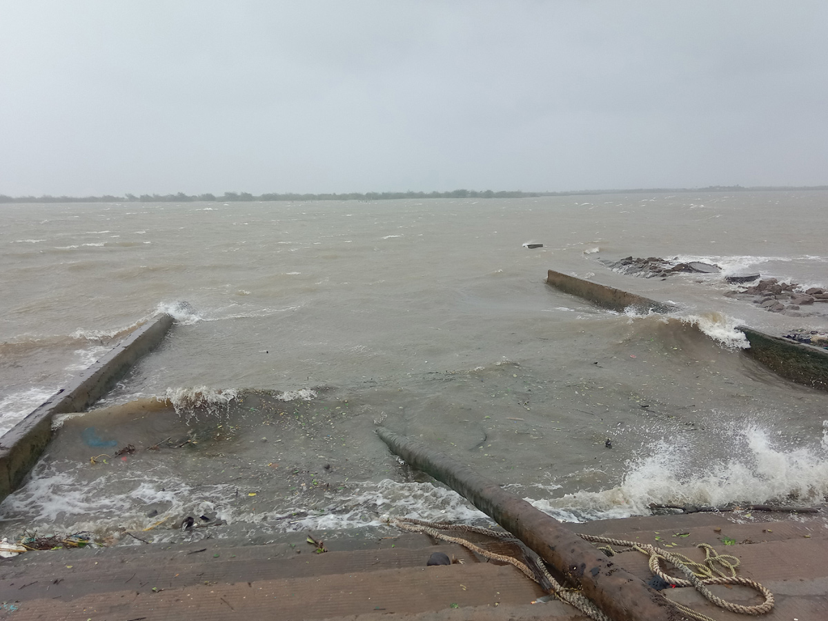 Cyclone Montha Hits Andhra Pradesh Photos34