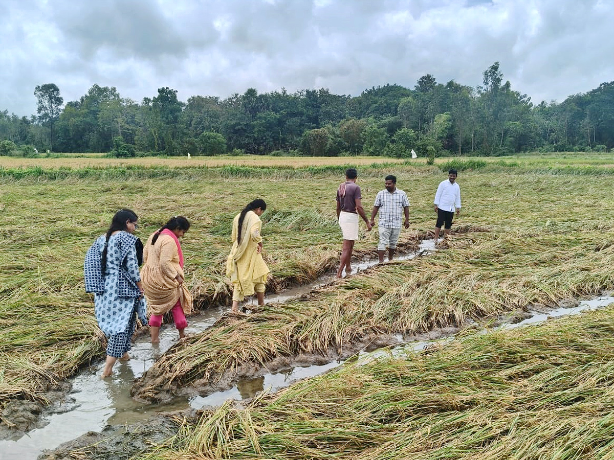 Cyclone Montha Hits Andhra Pradesh Photos6