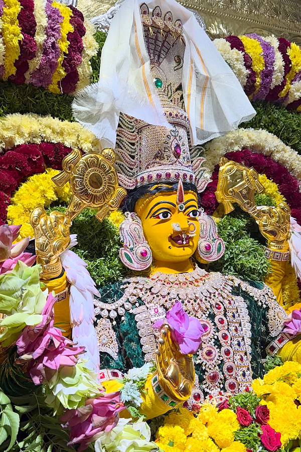 తల్లి సురేఖావాణితో కలిసి సుప్రీత దసరా సెలబ్రేషన్స్ (ఫొటోలు) | Actress ...
