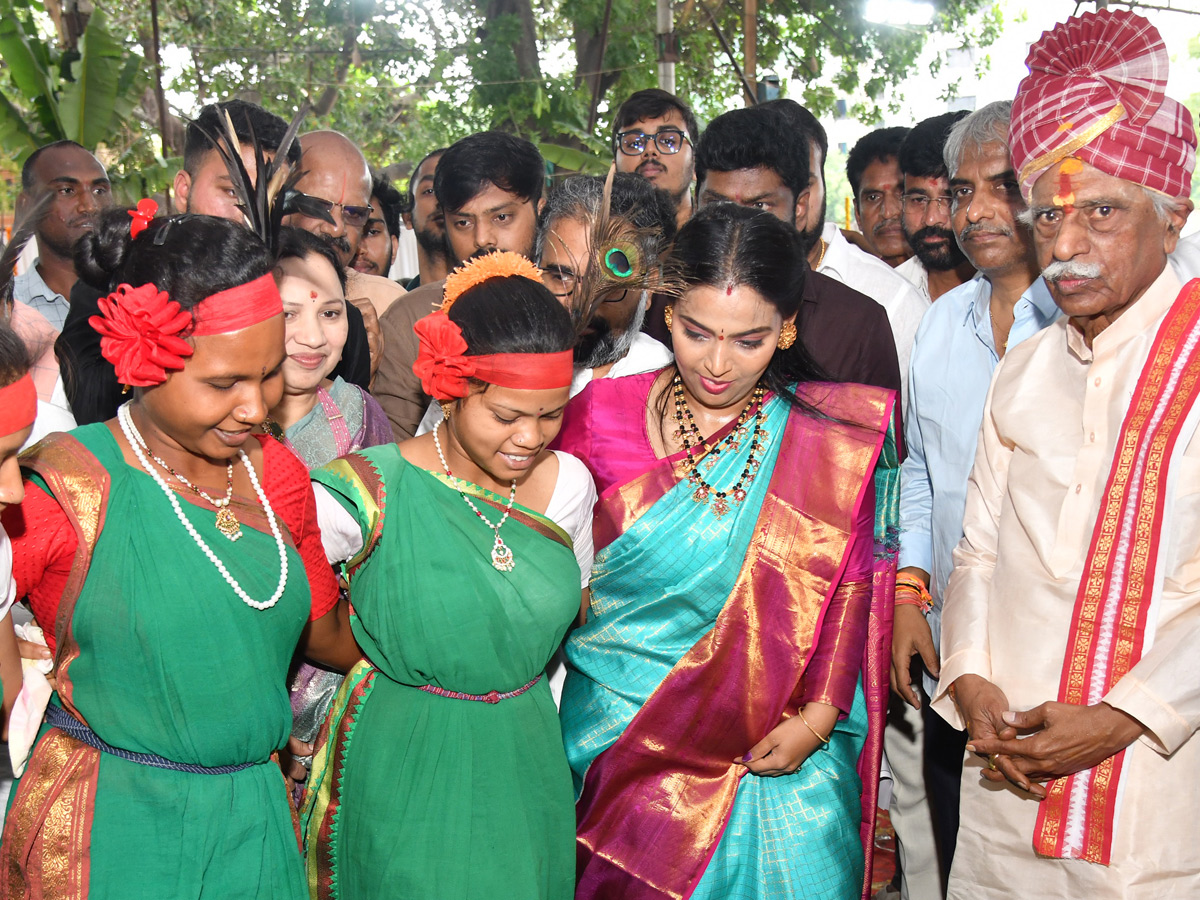 Bandaru Dattatreya Started Alai Balai Program in Nampally Exhibition Photos17