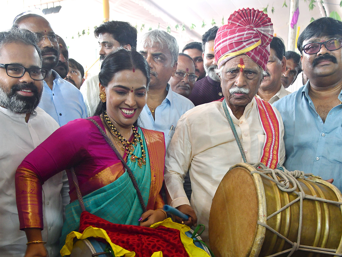 Bandaru Dattatreya Started Alai Balai Program in Nampally Exhibition Photos10
