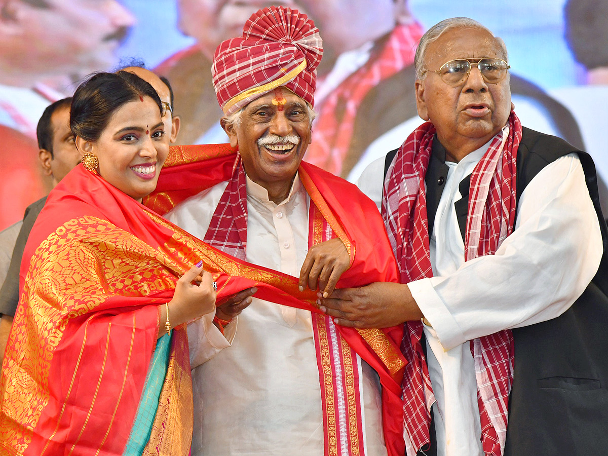 Bandaru Dattatreya Started Alai Balai Program in Nampally Exhibition Photos11