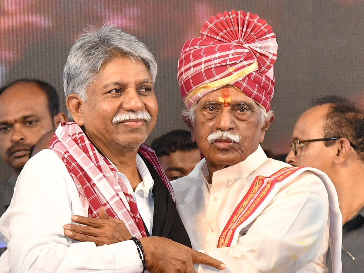 దత్తాత్రేయ 'అలయ్ బలయ్'.. సినీ రాజకీయ ప్రముఖుల సందడి (ఫొటోలు) | Bandaru ...