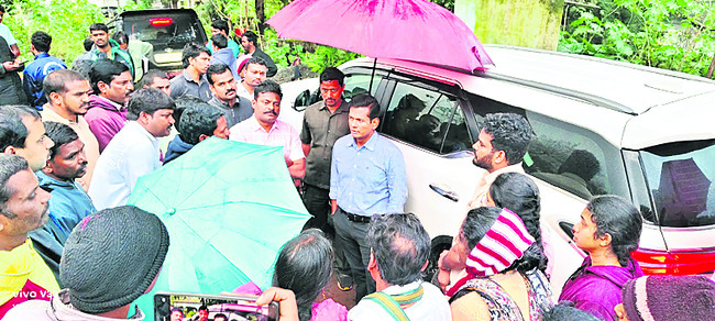 శిథిల భవనాలను కూల్చివేయండి1