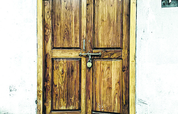 నిబద్ధత లేని అధికారులు – తెరుచుకోని కంట్రోల్ రూమ్లు2