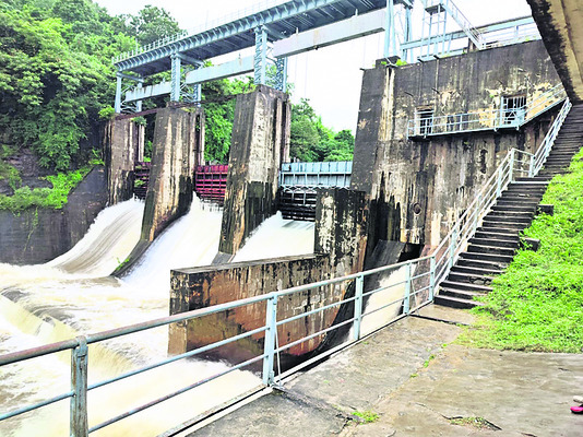 జలాశయాల్లోకి పోటెత్తిన వరదనీరు2