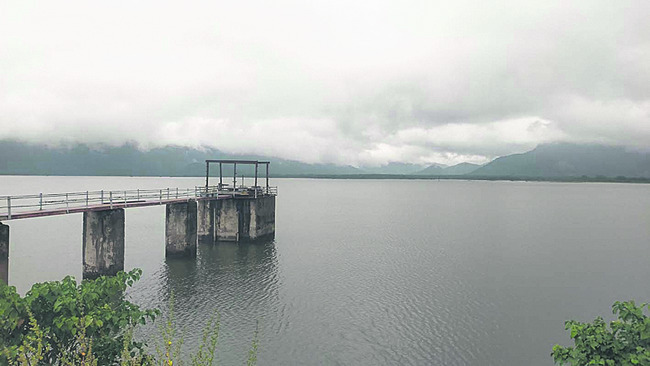 జలాశయాల్లోకి పోటెత్తిన వరదనీరు1