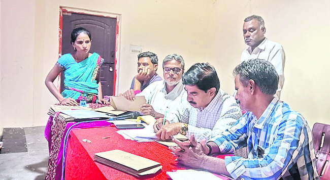 రూ.22.59 లక్షలుపలికిన టెంకాయల వేలం  
1