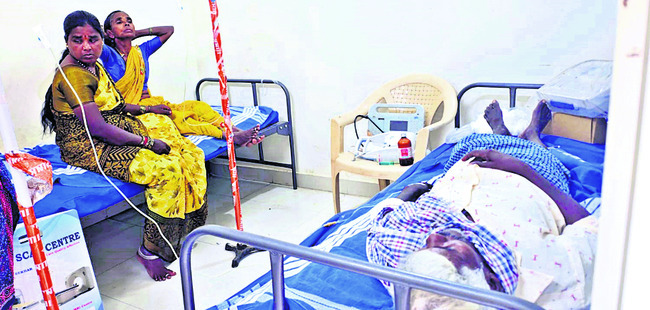 తెల్లగా నురుగలు కక్కుతూ కనిపిస్తుంది... చిన్ననోటు జేబుల2