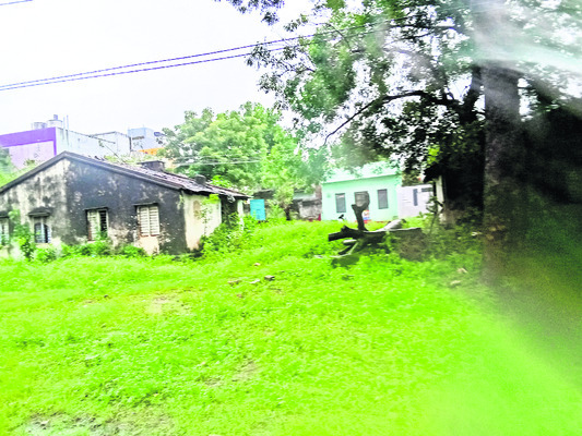 పొంచి ఉన్న ప్రమాదం2