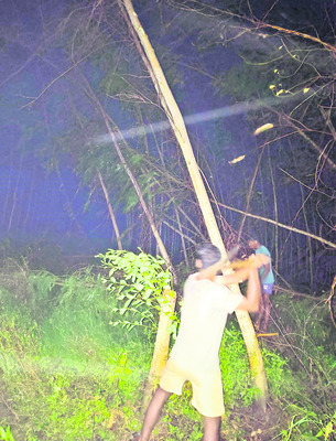 ముసురుకున్న మోంథా4