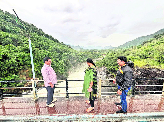 జలాశయాల్లోకి పోటెత్తిన వరదనీరు3