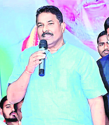 అధికారులు సమన్వయంతో పనిచేయాలి1