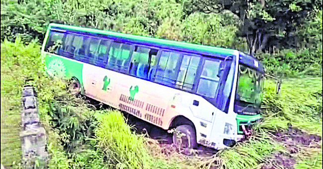 విజిలెన్స్ వలలో పోలీసు అధికారి   1