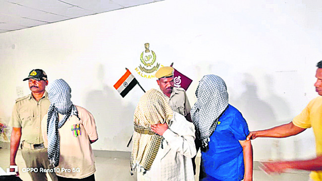 చోరీ కేసులో ముగ్గురు అరెస్టు 1